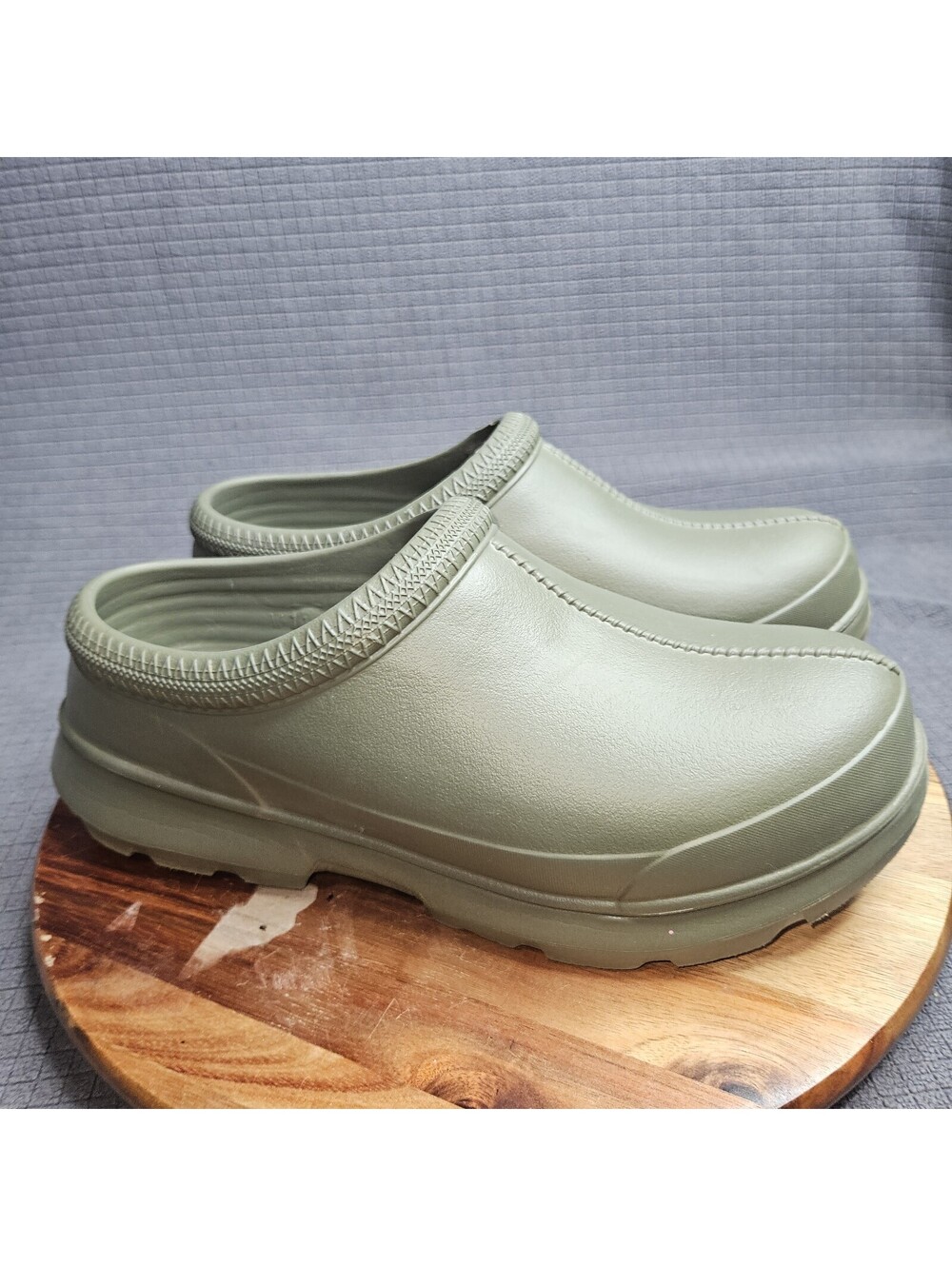UGG TASMAN OLIVE GREEN SLIP ON SHOE CLOG RAIN BOOT SIZE 11 WOMEN